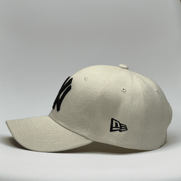 gorro de lona guinda (copia)