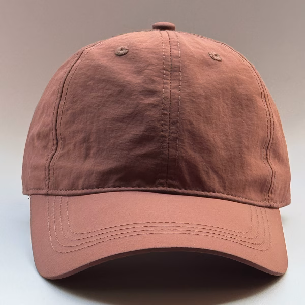 gorro poliéster color guinda frente