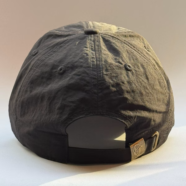 gorro poliéster color plomo rata atras