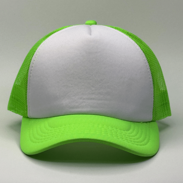 gorro trucker color verde fluorescente frente