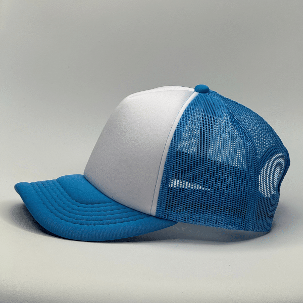 gorro trucker color turquesa
