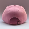 gorro casimir color rosado atras